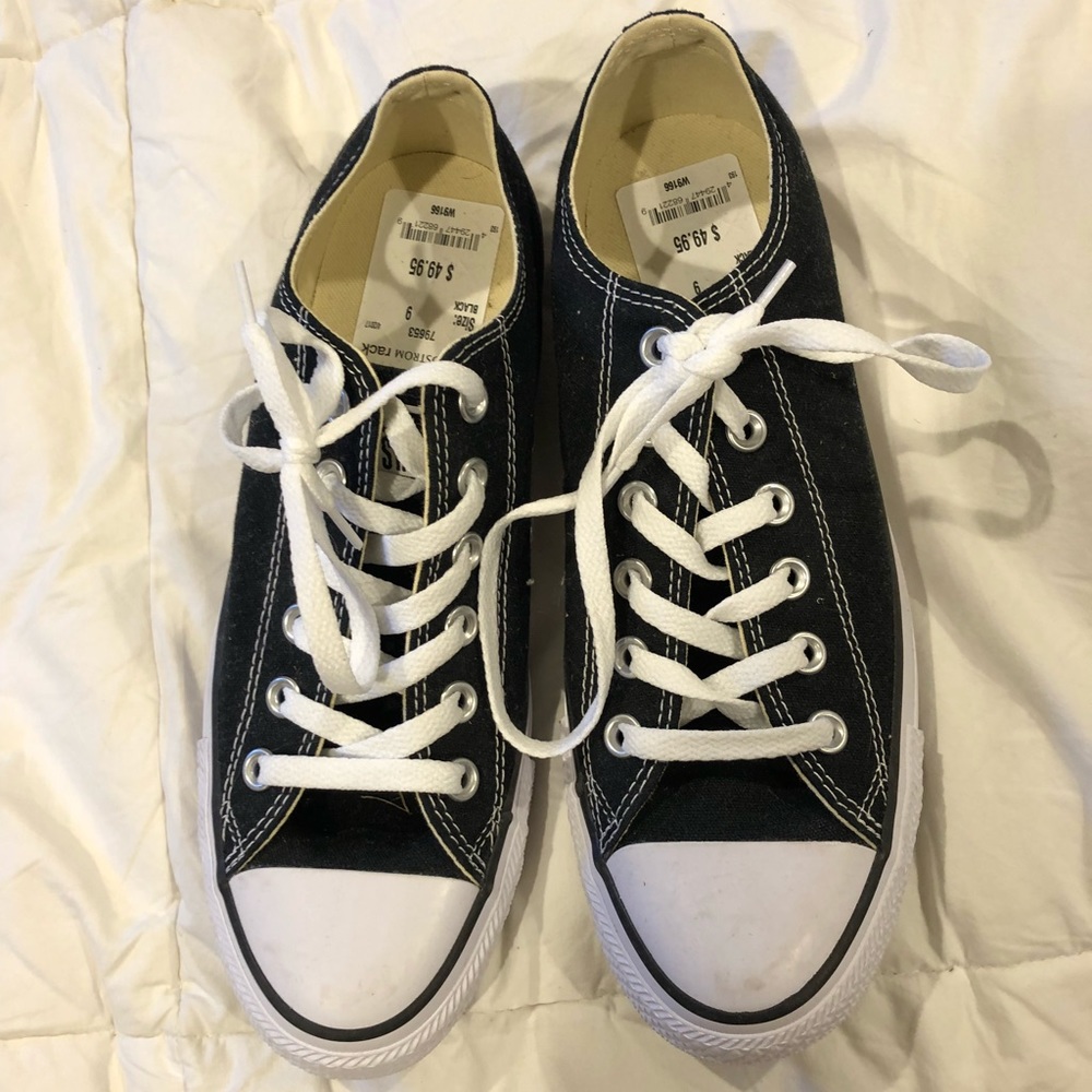 New black low converse!